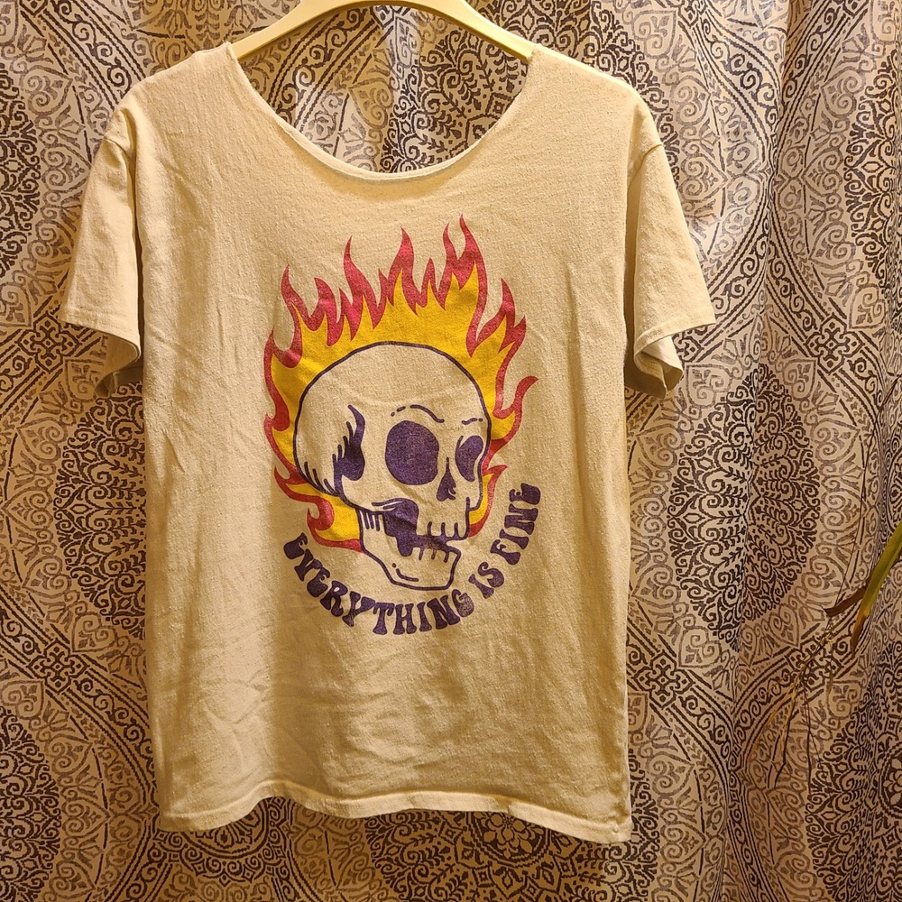 Graphic T-Shirt Women Large Cream Everything Is Fine Funny Flaming Skull Tee